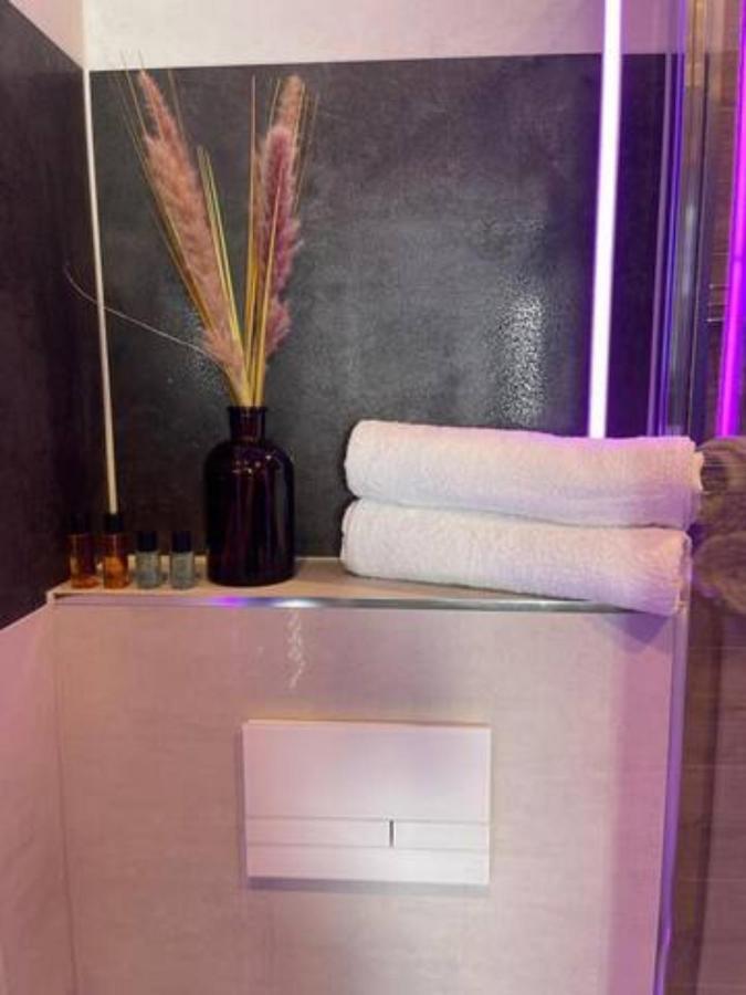 #1 Tgha Luxury Studio Apartment In 阿斯隆 外观 照片